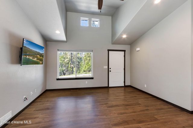 1279 Gypsy Bay RD, Sagle, ID 83860