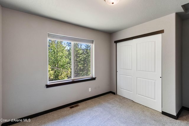 1279 Gypsy Bay RD, Sagle, ID 83860