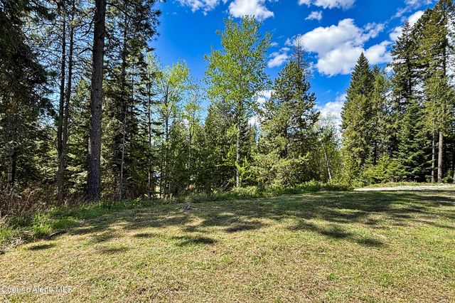 1279 Gypsy Bay RD, Sagle, ID 83860