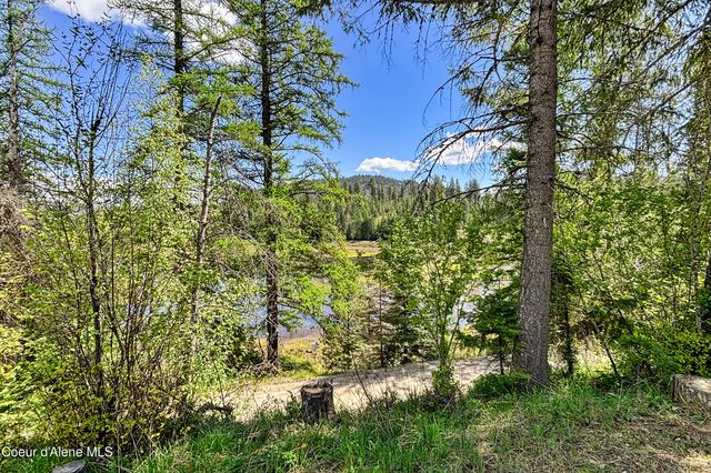 1279 Gypsy Bay RD, Sagle, ID 83860