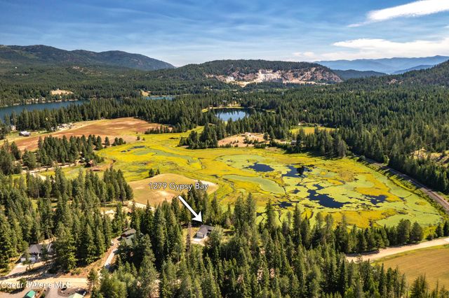 1279 Gypsy Bay RD, Sagle, ID 83860