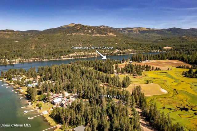 1279 Gypsy Bay RD, Sagle, ID 83860