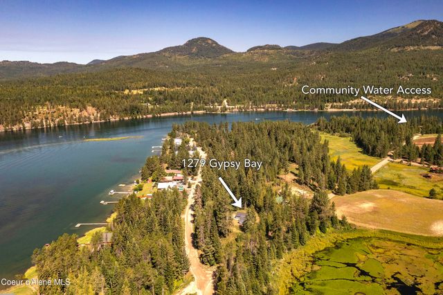 1279 Gypsy Bay RD, Sagle, ID 83860