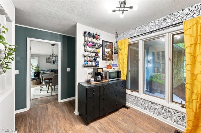 20019 Hawthorne Lane, Strongsville, OH 44149