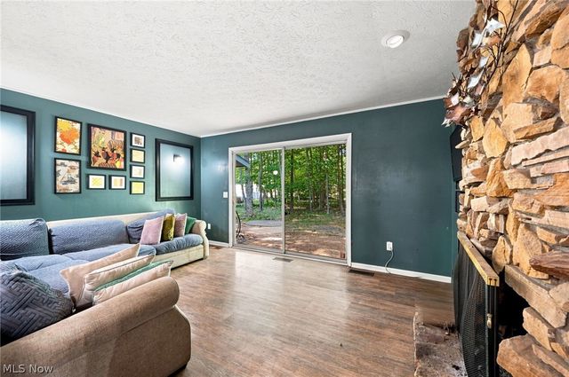 20019 Hawthorne Lane, Strongsville, OH 44149