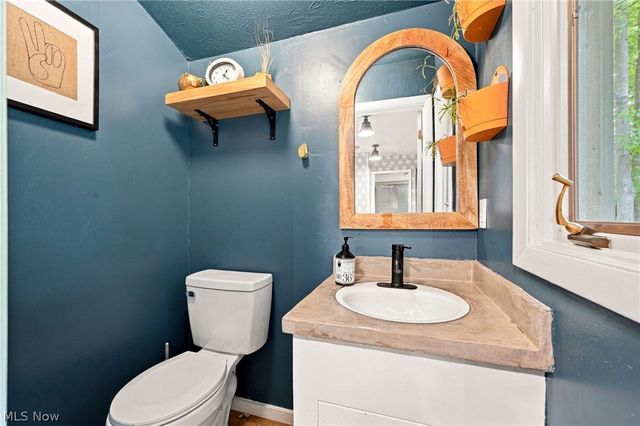 20019 Hawthorne Lane, Strongsville, OH 44149