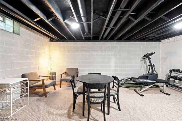 20019 Hawthorne Lane, Strongsville, OH 44149