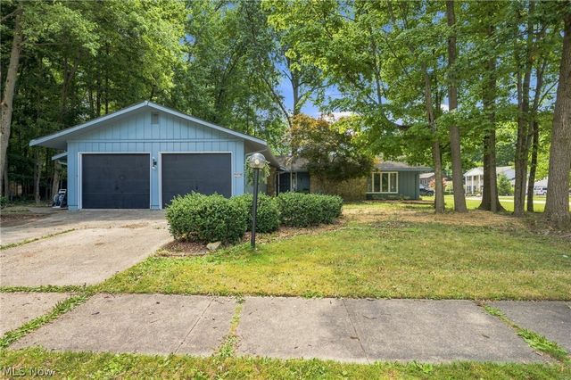 20019 Hawthorne Lane, Strongsville, OH 44149