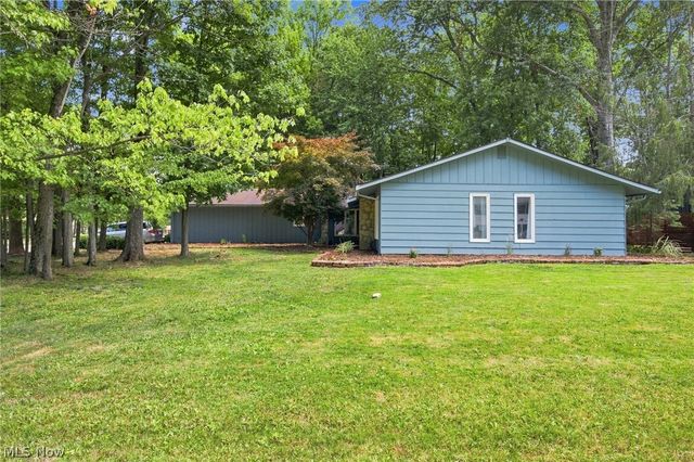 20019 Hawthorne Lane, Strongsville, OH 44149