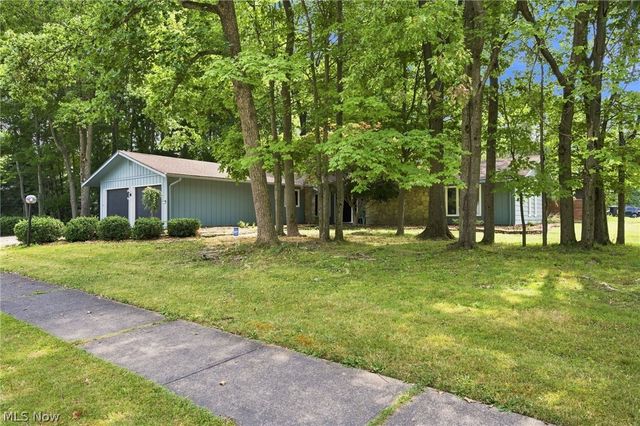 20019 Hawthorne Lane, Strongsville, OH 44149