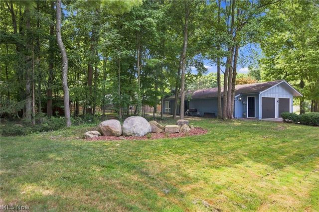 20019 Hawthorne Lane, Strongsville, OH 44149