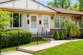61227 Heritage, South Lyon, MI 48178