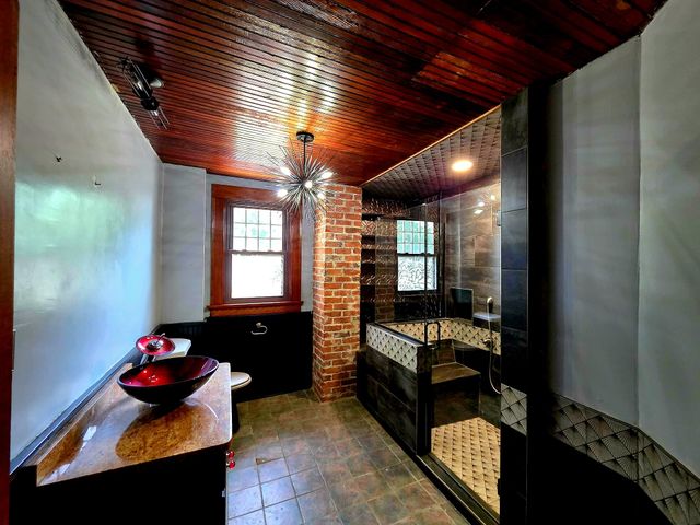 730 Grace Avenue, Chariton, IA 50049