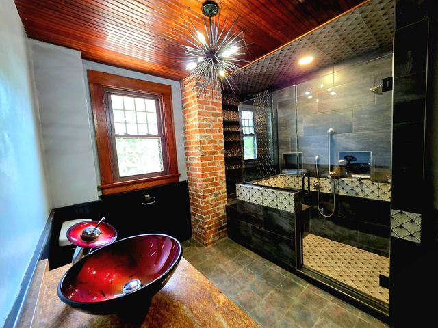 730 Grace Avenue, Chariton, IA 50049