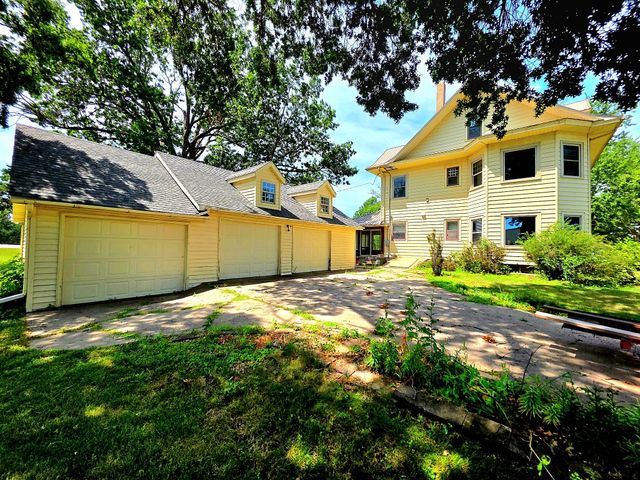 730 Grace Avenue, Chariton, IA 50049