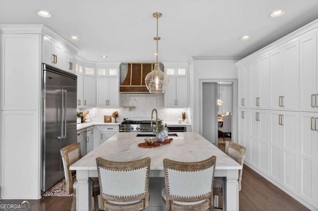 5925 Stoneleigh Drive, Suwanee, GA 30024