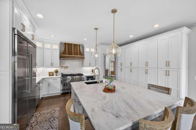5925 Stoneleigh Drive, Suwanee, GA 30024