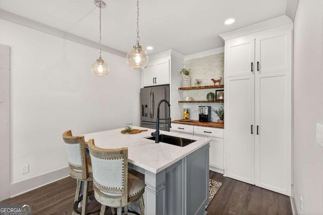 5925 Stoneleigh Drive, Suwanee, GA 30024