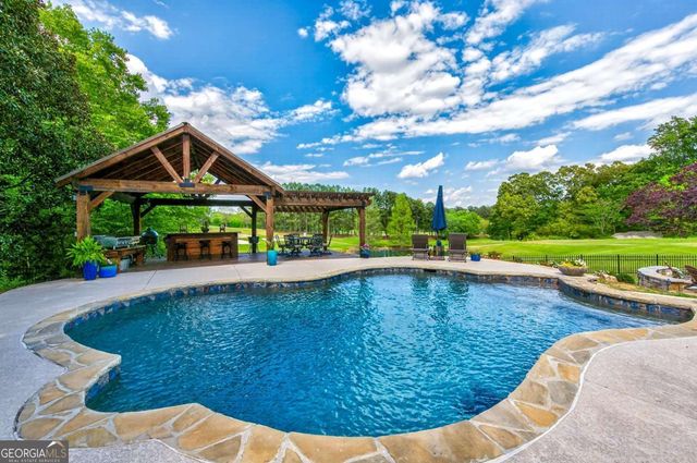 5925 Stoneleigh Drive, Suwanee, GA 30024