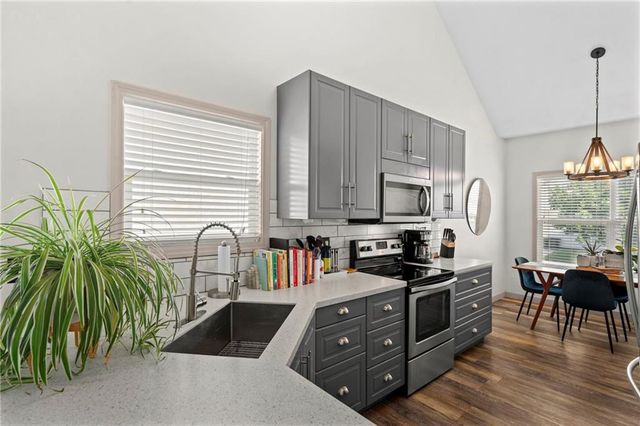 701 N Rockwell Avenue, Independence, MO 64056