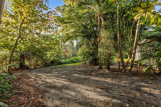 11770 Griffing Blvd, Biscayne Park, FL 33161