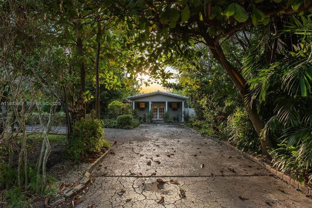 11770 Griffing Blvd, Biscayne Park, FL 33161