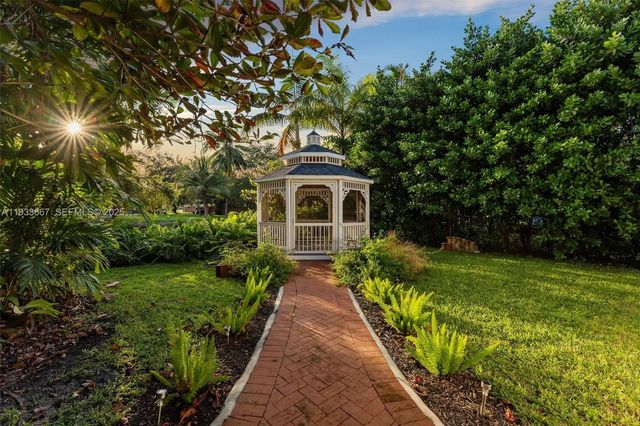 11770 Griffing Blvd, Biscayne Park, FL 33161