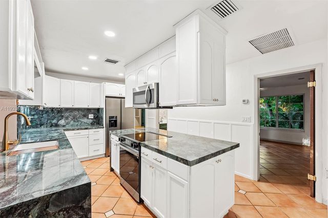 11770 Griffing Blvd, Biscayne Park, FL 33161