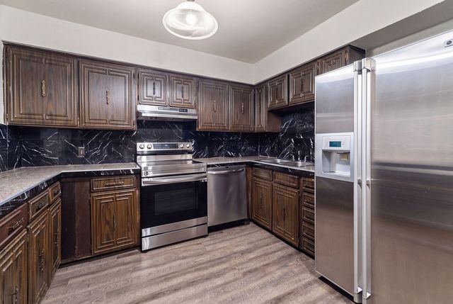 202 Fleetwood Court, Arlington, TX 76014