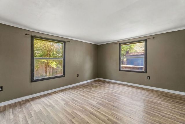 202 Fleetwood Court, Arlington, TX 76014