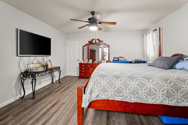 202 Fleetwood Court, Arlington, TX 76014