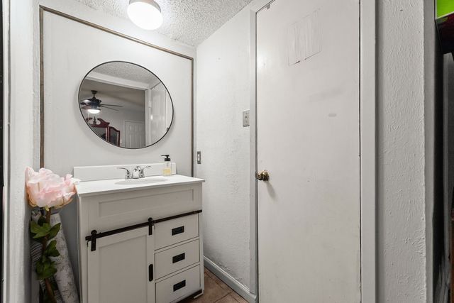 202 Fleetwood Court, Arlington, TX 76014