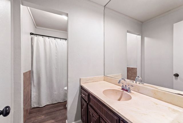 202 Fleetwood Court, Arlington, TX 76014