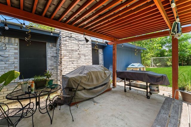 202 Fleetwood Court, Arlington, TX 76014