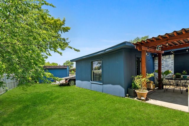 202 Fleetwood Court, Arlington, TX 76014