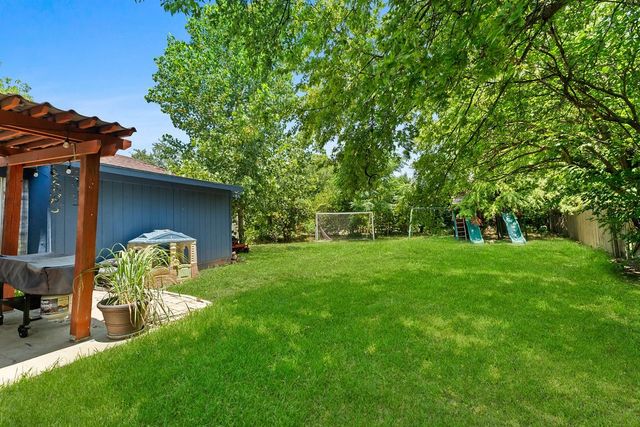 202 Fleetwood Court, Arlington, TX 76014