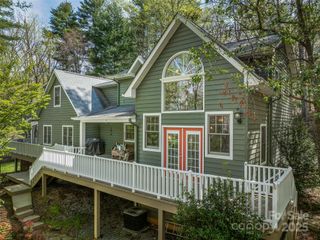 18 Thousand Oaks Boulevard, Fairview, NC 28730