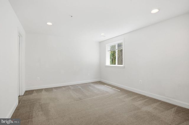 1205 VOLUNTEER DR, Brunswick, MD 21716