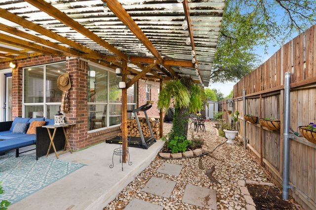 1328 Rawlins Drive, Lancaster, TX 75134