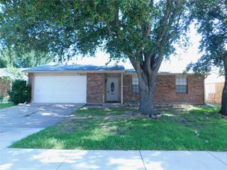 5529 Gates Drive, The Colony, TX 75056