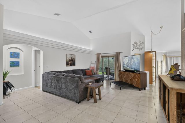 15664 89TH Place N, The Acreage, FL 33470