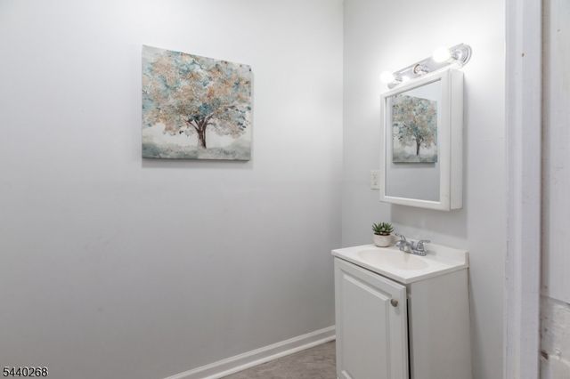 158 S Clinton St, East Orange City, NJ 07018