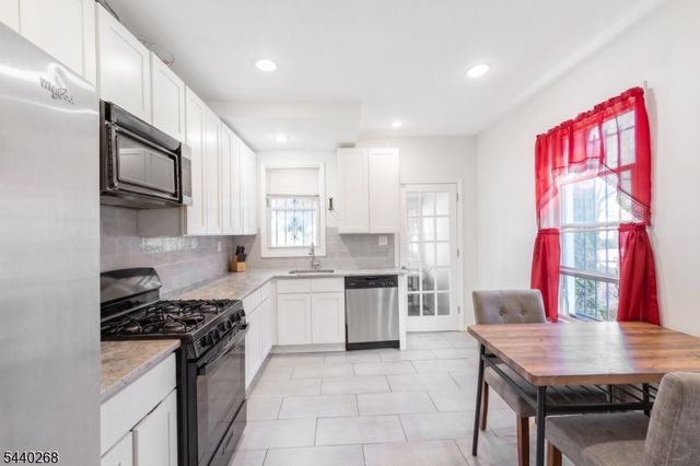 158 S Clinton St, East Orange City, NJ 07018