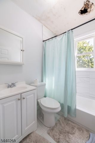 158 S Clinton St, East Orange City, NJ 07018