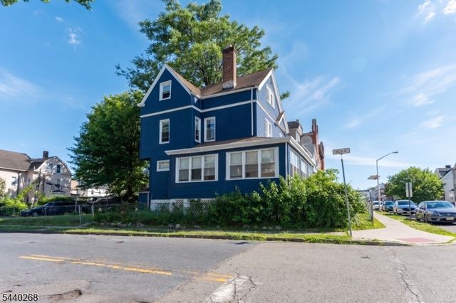 158 S Clinton St, East Orange City, NJ 07018