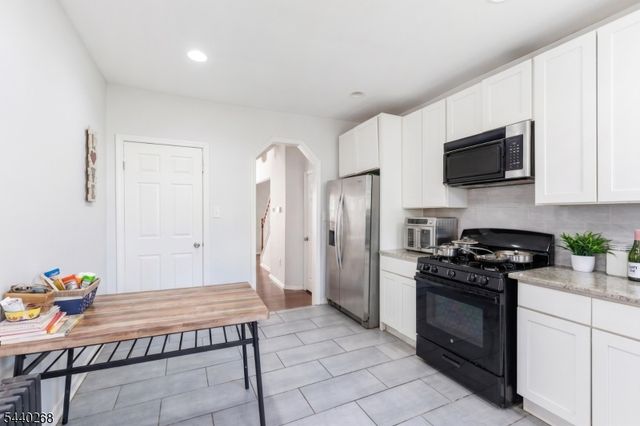158 S Clinton St, East Orange City, NJ 07018