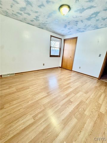 6213 Diffin Road, Cicero, NY 13039