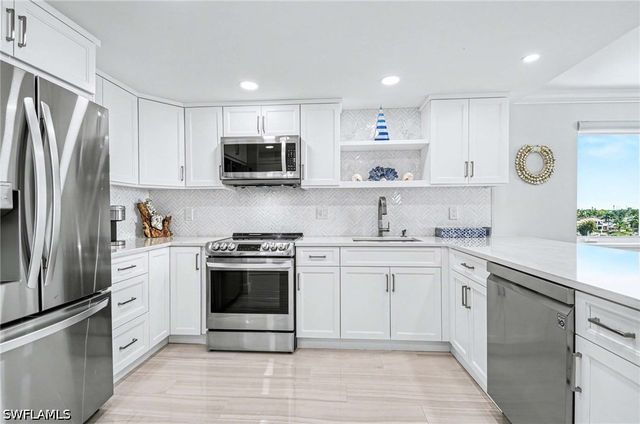 2150 Gulf Shore BLVD N 605, Naples, FL 34102