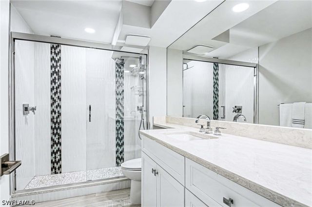 2150 Gulf Shore BLVD N 605, Naples, FL 34102