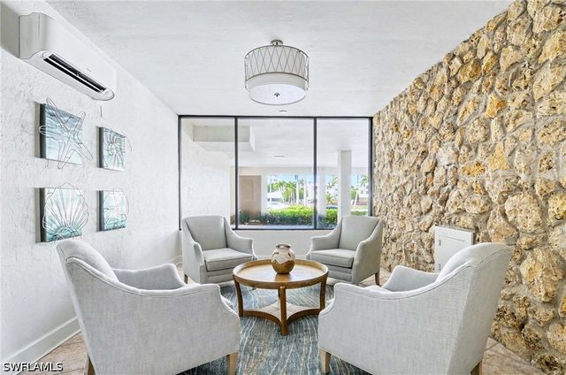 2150 Gulf Shore BLVD N 605, Naples, FL 34102